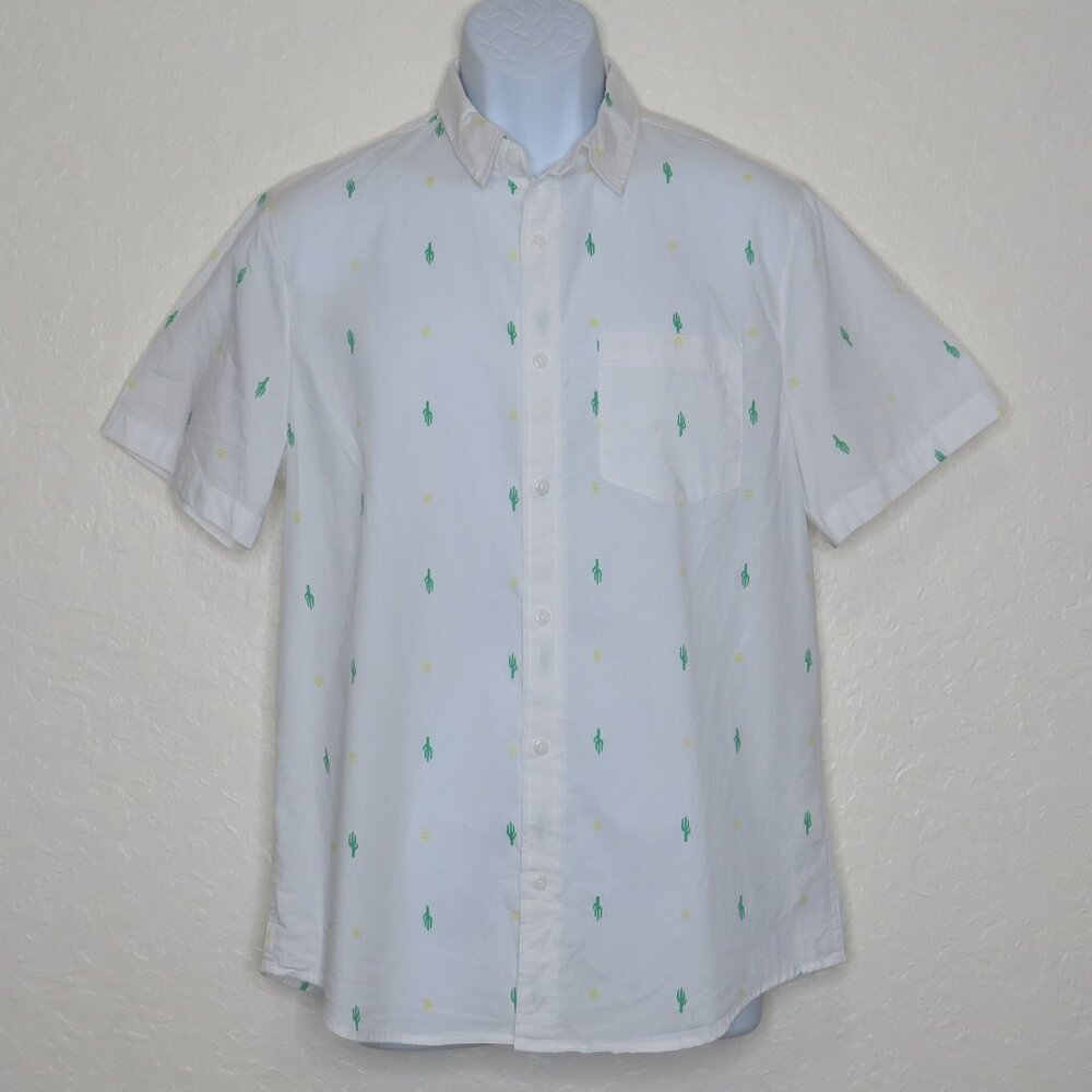 Public‎ Opinion* Men's Short Sleeve Button Down Curved Hem Pocket Shirt~ Medium